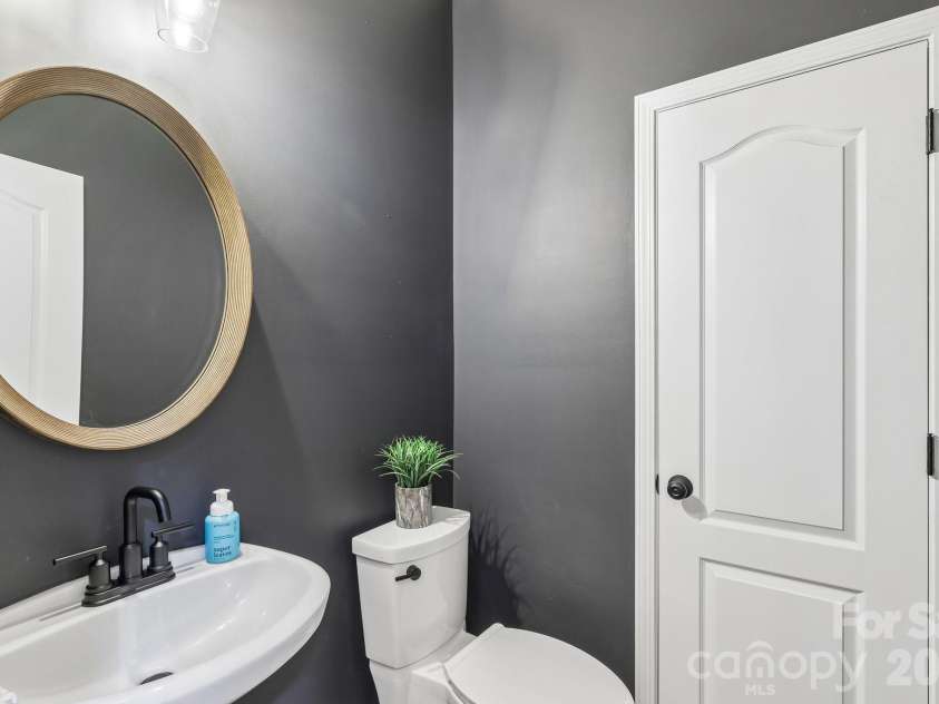 13713 Delstone Drive, Huntersville, NC 28078.  MLS# CAR4386022, YatesRealty ID 30286. 