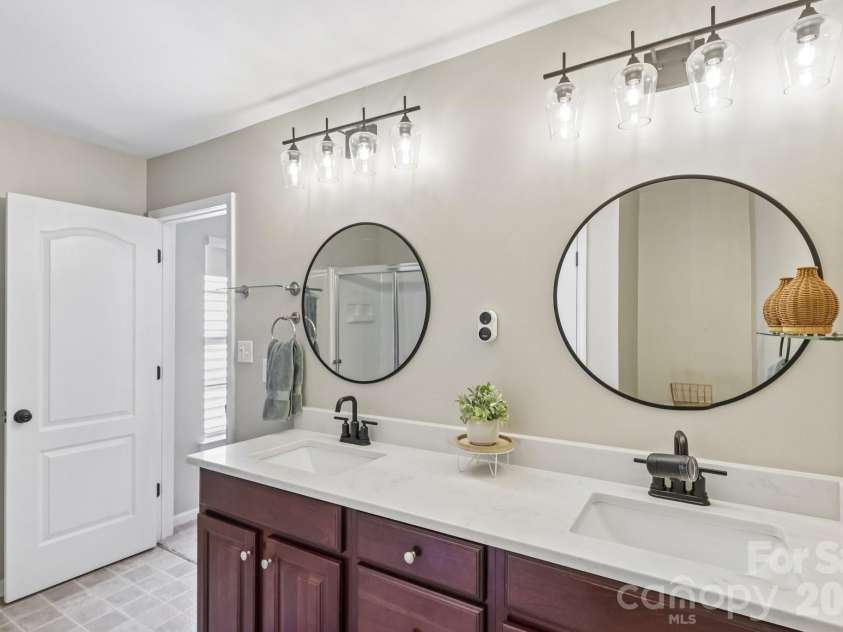 13713 Delstone Drive, Huntersville, NC 28078.  MLS# CAR4386022, YatesRealty ID 30286. 