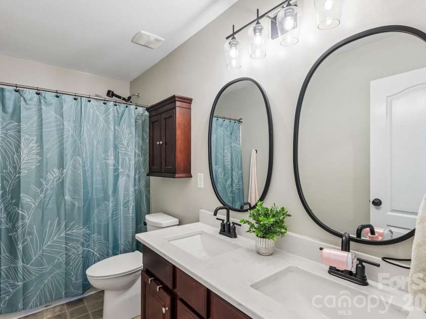 13713 Delstone Drive, Huntersville, NC 28078.  MLS# CAR4386022, YatesRealty ID 30286. 