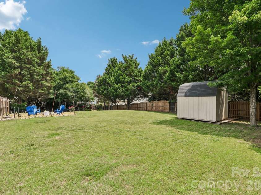 13713 Delstone Drive, Huntersville, NC 28078.  MLS# CAR4386022, YatesRealty ID 30286. 