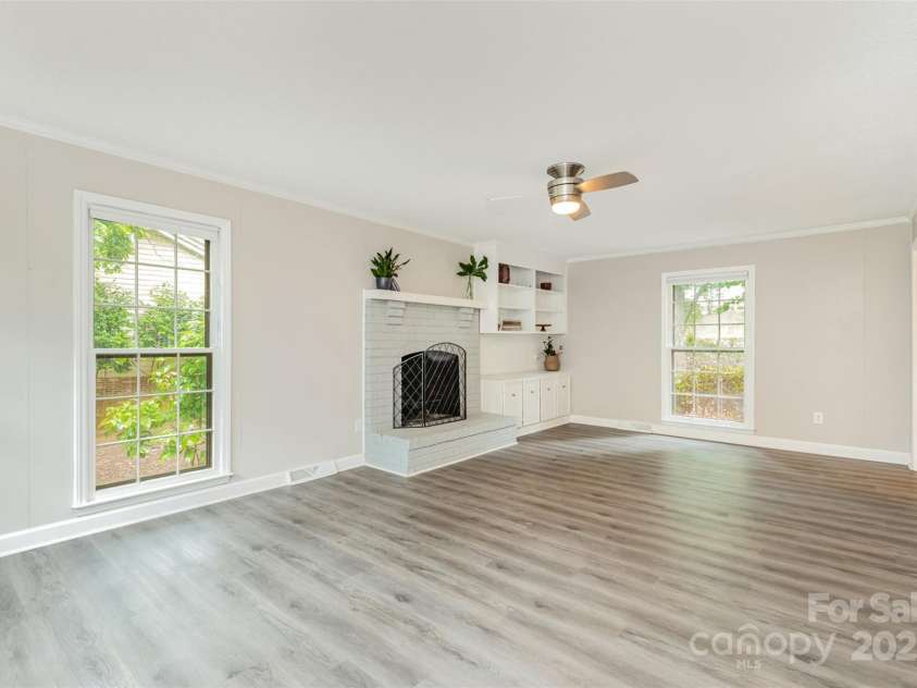 14027 Hackamore Drive, Matthews, NC 28105.  MLS# CAR4265300, YatesRealty ID 30286. 