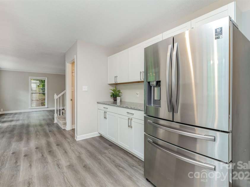 14027 Hackamore Drive, Matthews, NC 28105.  MLS# CAR4265300, YatesRealty ID 30286. 
