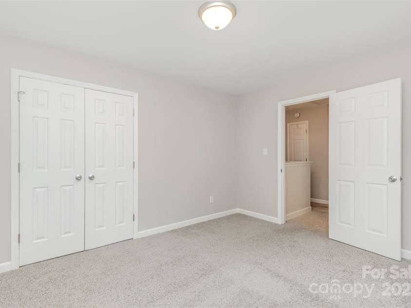 14027 Hackamore Drive, Matthews, NC 28105.  MLS# CAR4265300, YatesRealty ID 30286. 