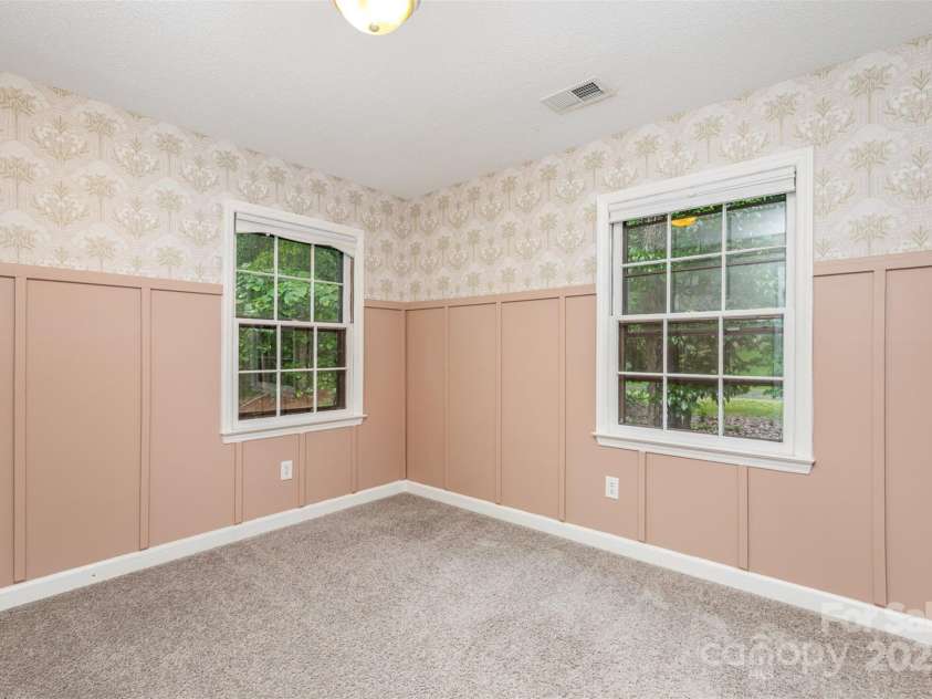 14027 Hackamore Drive, Matthews, NC 28105.  MLS# CAR4265300, YatesRealty ID 30286. 
