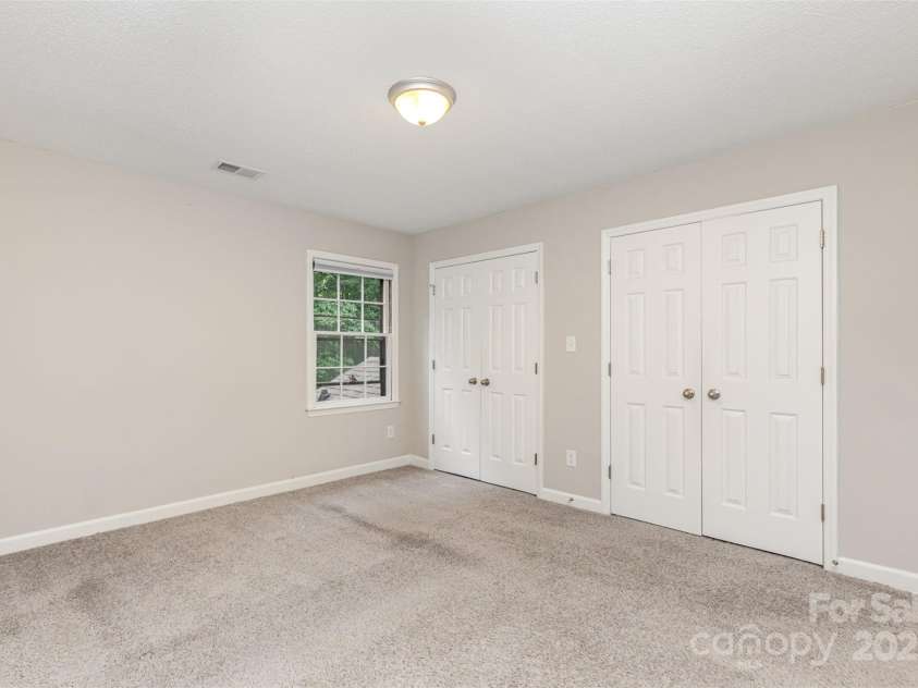 14027 Hackamore Drive, Matthews, NC 28105.  MLS# CAR4265300, YatesRealty ID 30286. 
