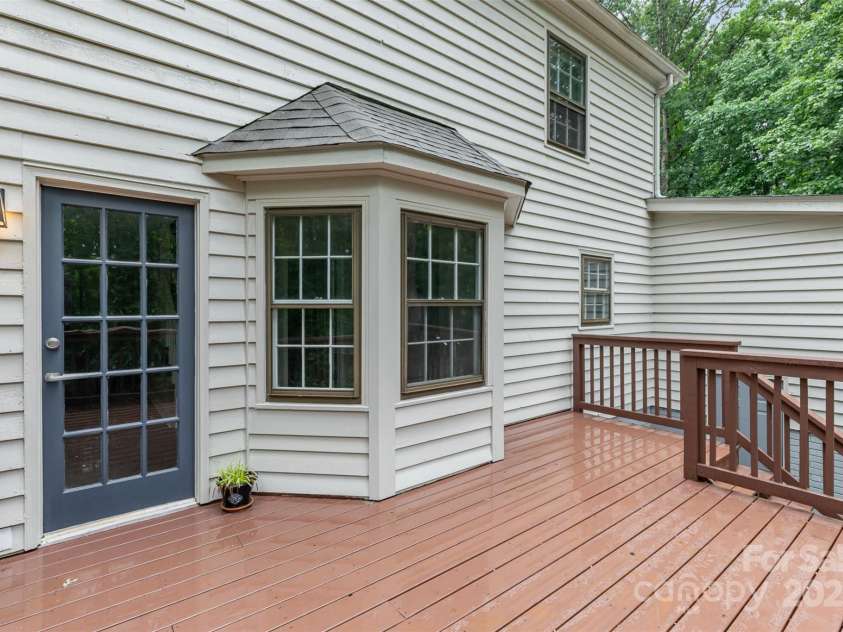 14027 Hackamore Drive, Matthews, NC 28105.  MLS# CAR4265300, YatesRealty ID 30286. 