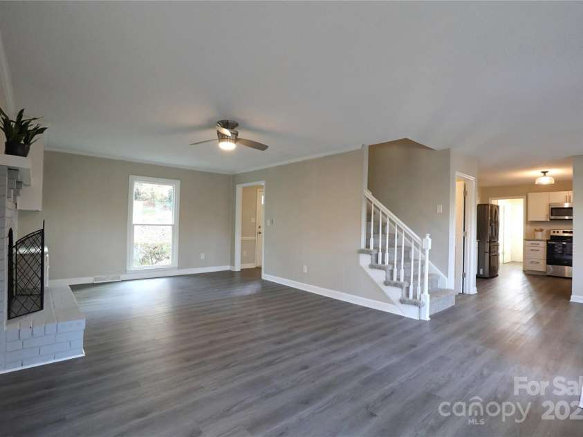 14027 Hackamore Drive, Matthews, NC 28105.  MLS# CAR4265300, YatesRealty ID 30286. Living Room