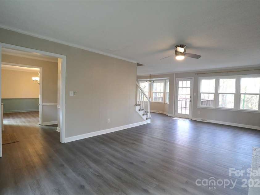14027 Hackamore Drive, Matthews, NC 28105.  MLS# CAR4265300, YatesRealty ID 30286. Natural light!