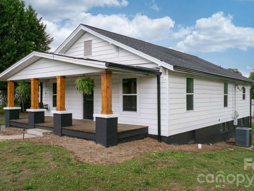 3941 Springs Road, Conover, NC 28613.  MLS# CAR4379185, YatesRealty ID 30288. 