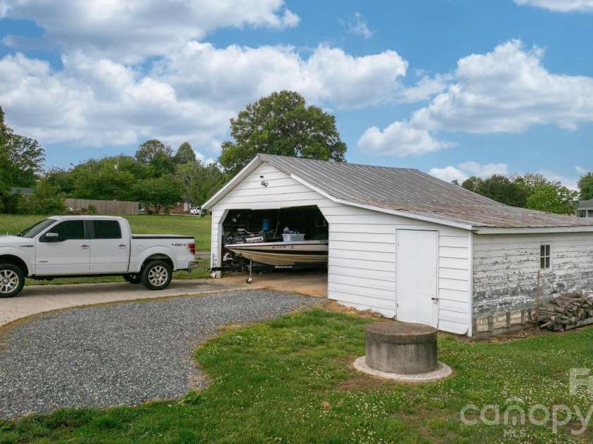 3941 Springs Road, Conover, NC 28613.  MLS# CAR4379185, YatesRealty ID 30288. 