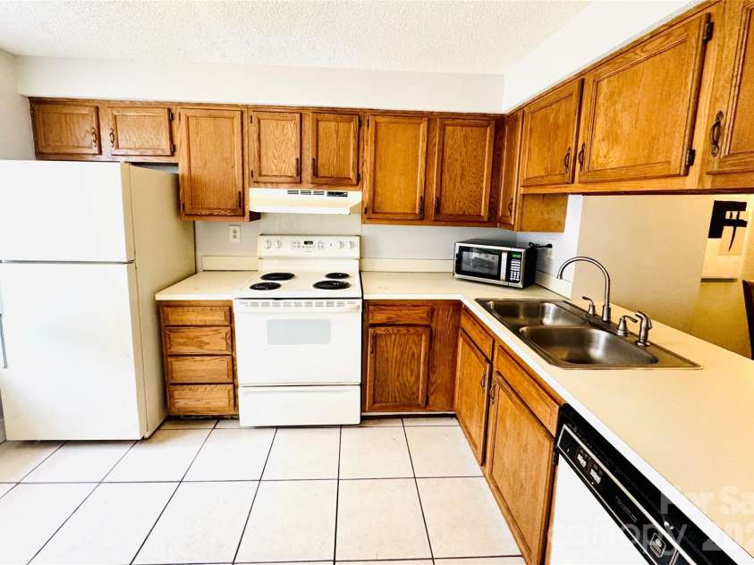 7336 Pebblestone Drive, Charlotte, NC 28212.  MLS# CAR4392243, YatesRealty ID 30289. 