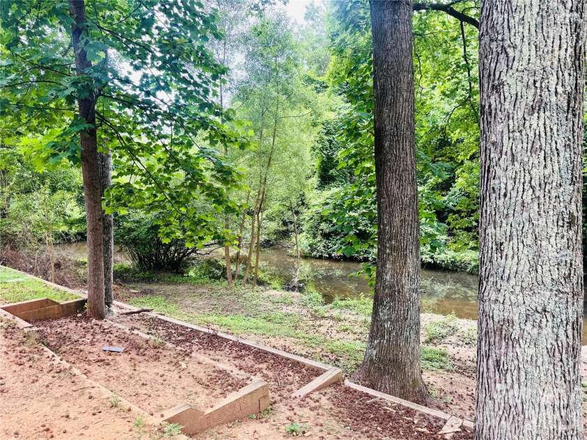 7336 Pebblestone Drive, Charlotte, NC 28212.  MLS# CAR4392243, YatesRealty ID 30289. 