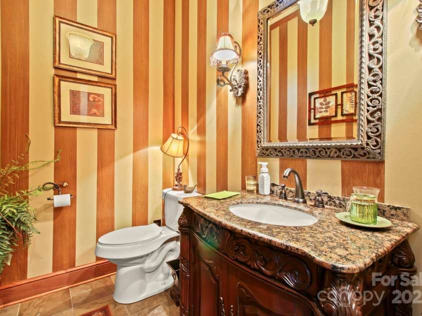 285 Wetherley None, Boone, NC 28607.  MLS# CAR4247849, YatesRealty ID 3029. Main level landing area full bath