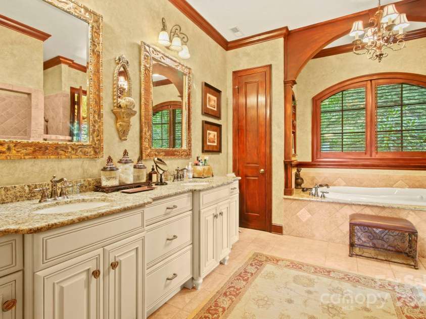 285 Wetherley None, Boone, NC 28607.  MLS# CAR4247849, YatesRealty ID 3029. Primary suite