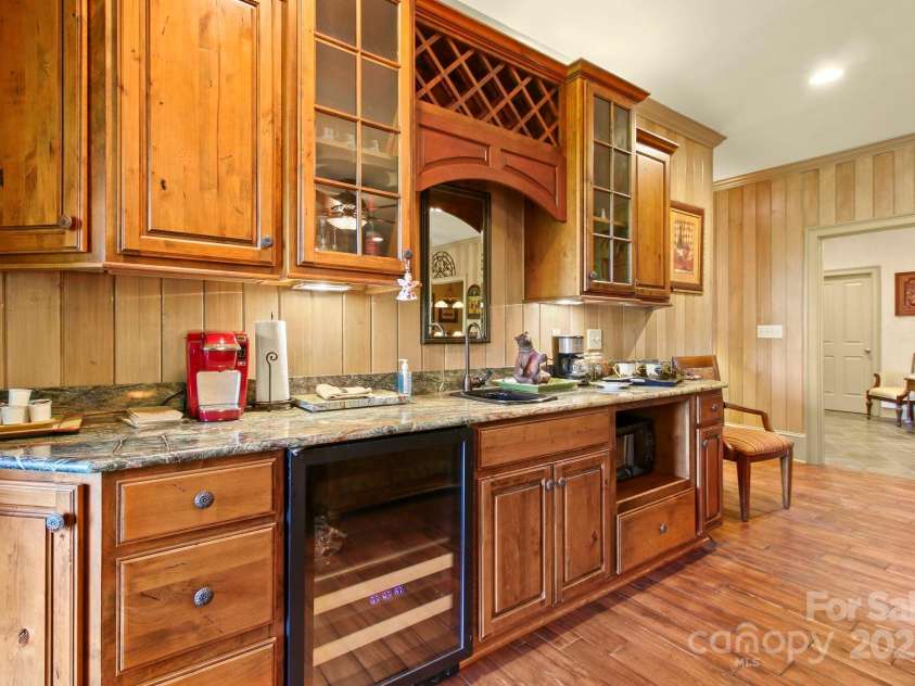 285 Wetherley None, Boone, NC 28607.  MLS# CAR4247849, YatesRealty ID 3029. Wet bar in lower level living