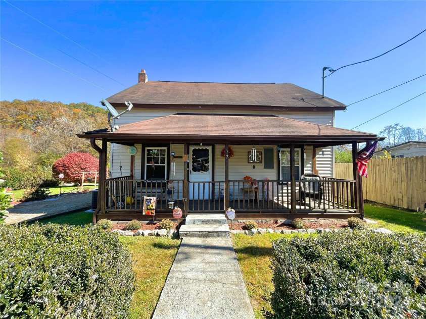 52 Burnt Road, Rosman, NC 28772.  MLS# CAR4194452, YatesRealty ID 3029. 