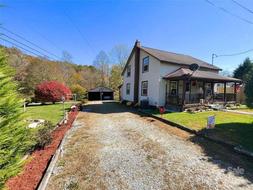 52 Burnt Road, Rosman, NC 28772.  MLS# CAR4194452, YatesRealty ID 3029. 