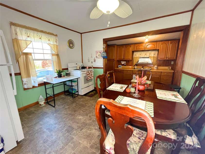 52 Burnt Road, Rosman, NC 28772.  MLS# CAR4194452, YatesRealty ID 3029. 