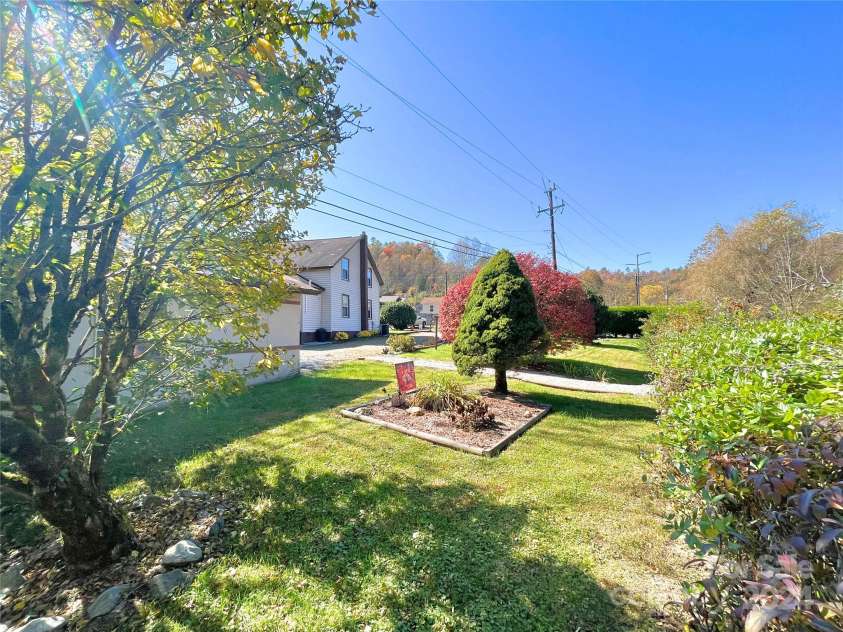 52 Burnt Road, Rosman, NC 28772.  MLS# CAR4194452, YatesRealty ID 3029. 