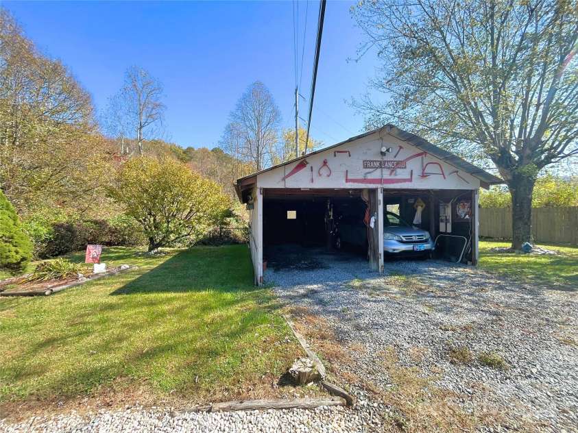 52 Burnt Road, Rosman, NC 28772.  MLS# CAR4194452, YatesRealty ID 3029. 