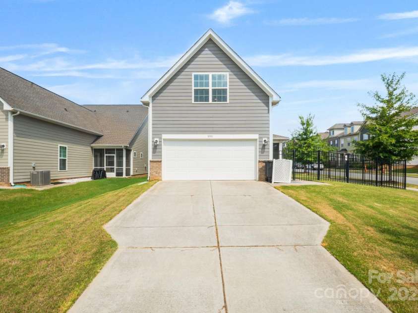 10903 Zac Hill Road, Davidson, NC 28036.  MLS# CAR4284070, YatesRealty ID 30291. 