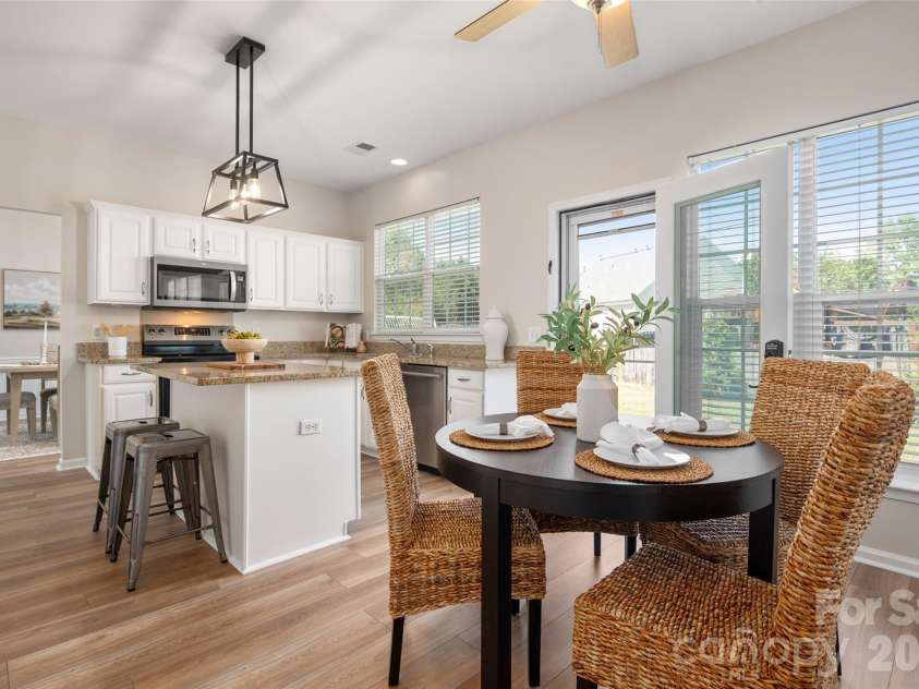 8518 Dennington Grove Lane, Charlotte, NC 28277.  MLS# CAR4390717, YatesRealty ID 30291. Refreshed kitchen and breakfast area.