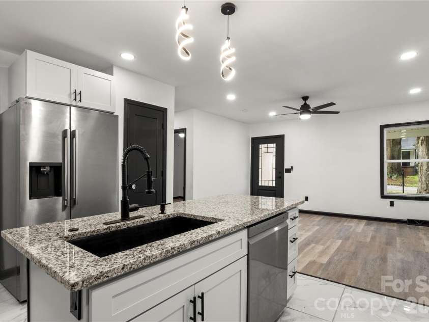 110 Courtland Street, Chester, SC 29706.  MLS# CAR4382820, YatesRealty ID 30292. Kitchen