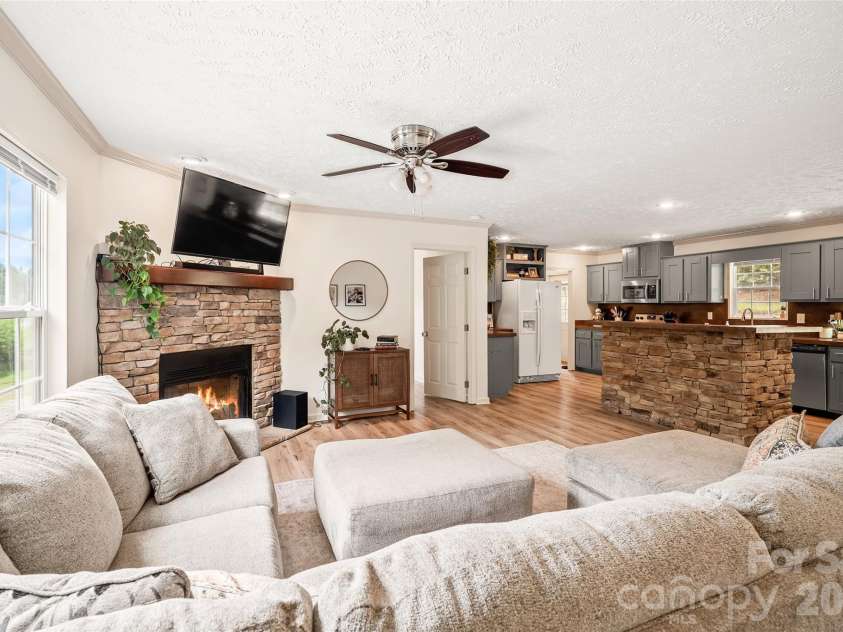 11 Misty Lane, Candler, NC 28715.  MLS# CAR4386255, YatesRealty ID 30293. 
