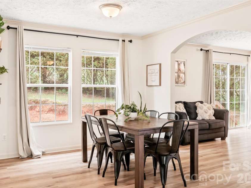 11 Misty Lane, Candler, NC 28715.  MLS# CAR4386255, YatesRealty ID 30293. 