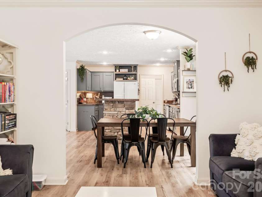 11 Misty Lane, Candler, NC 28715.  MLS# CAR4386255, YatesRealty ID 30293. 