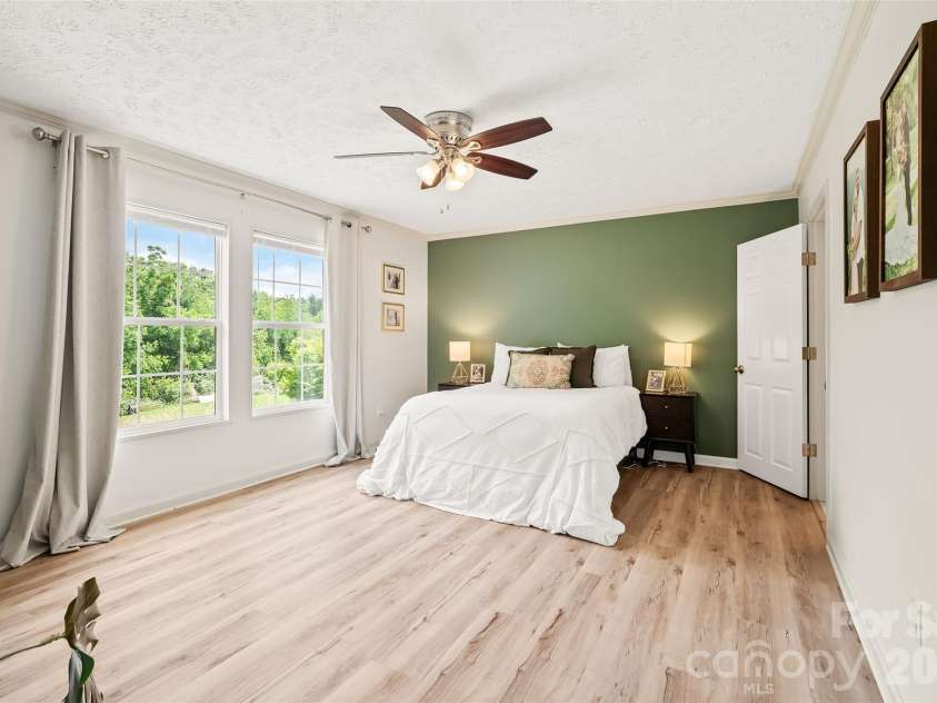 11 Misty Lane, Candler, NC 28715.  MLS# CAR4386255, YatesRealty ID 30293. 