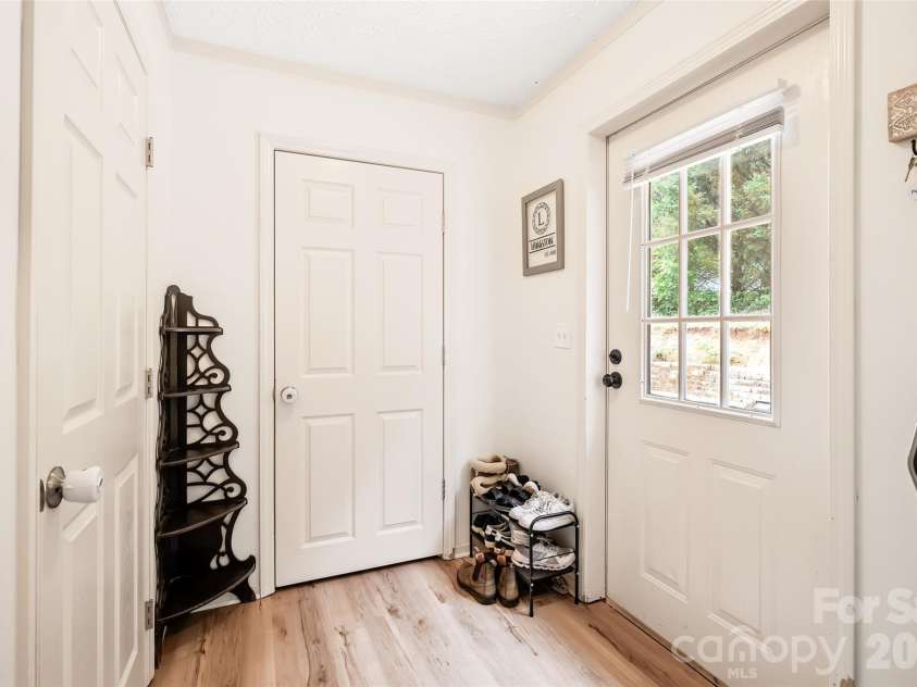 11 Misty Lane, Candler, NC 28715.  MLS# CAR4386255, YatesRealty ID 30293. 