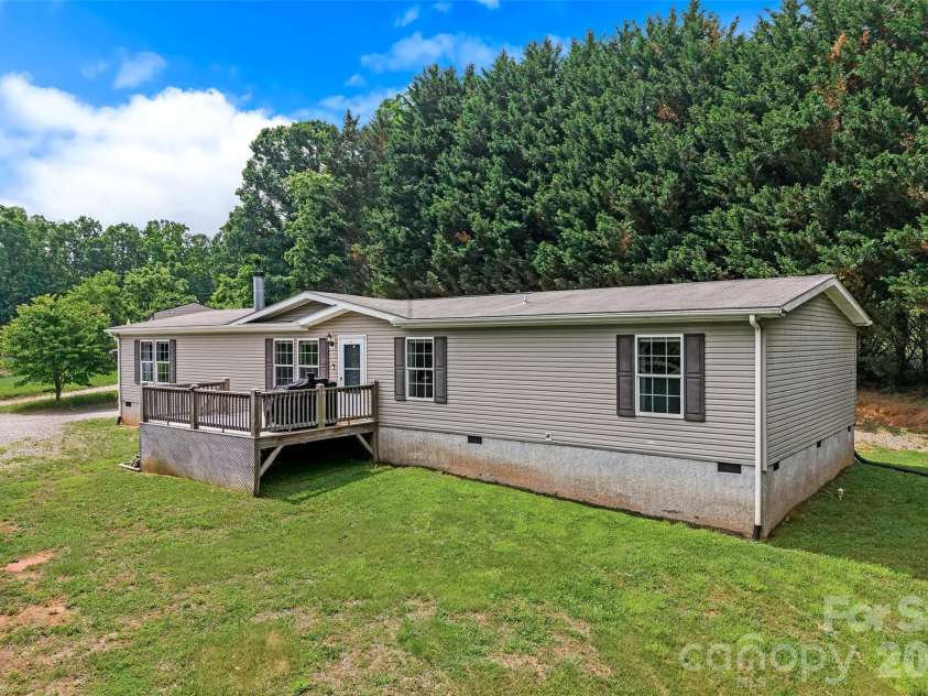 11 Misty Lane, Candler, NC 28715.  MLS# CAR4386255, YatesRealty ID 30293. 