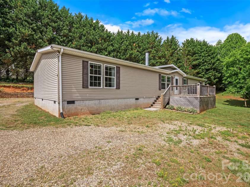 11 Misty Lane, Candler, NC 28715.  MLS# CAR4386255, YatesRealty ID 30293. 