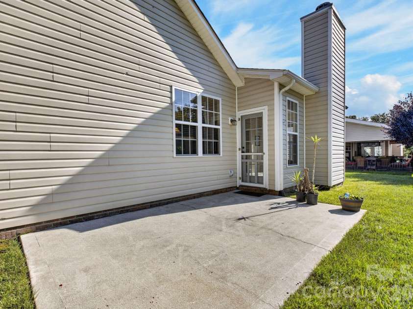 268 Farm Valley Road, Fletcher, NC 28732.  MLS# CAR4391381, YatesRealty ID 30294. Backyard Patio