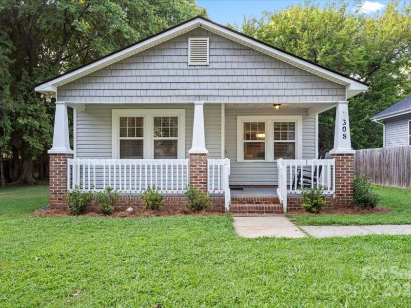 308 Ramona Street, Charlotte, NC 28208.  MLS# CAR4287288, YatesRealty ID 30294. 
