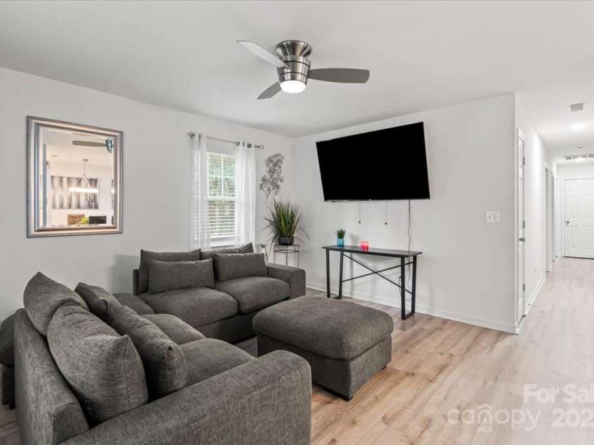308 Ramona Street, Charlotte, NC 28208.  MLS# CAR4287288, YatesRealty ID 30294. 