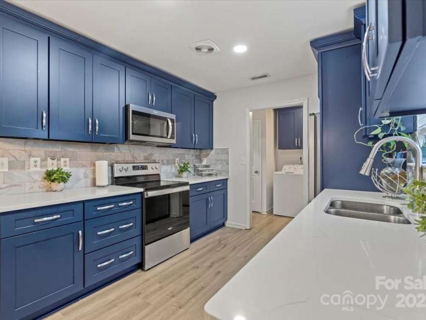 308 Ramona Street, Charlotte, NC 28208.  MLS# CAR4287288, YatesRealty ID 30294. 