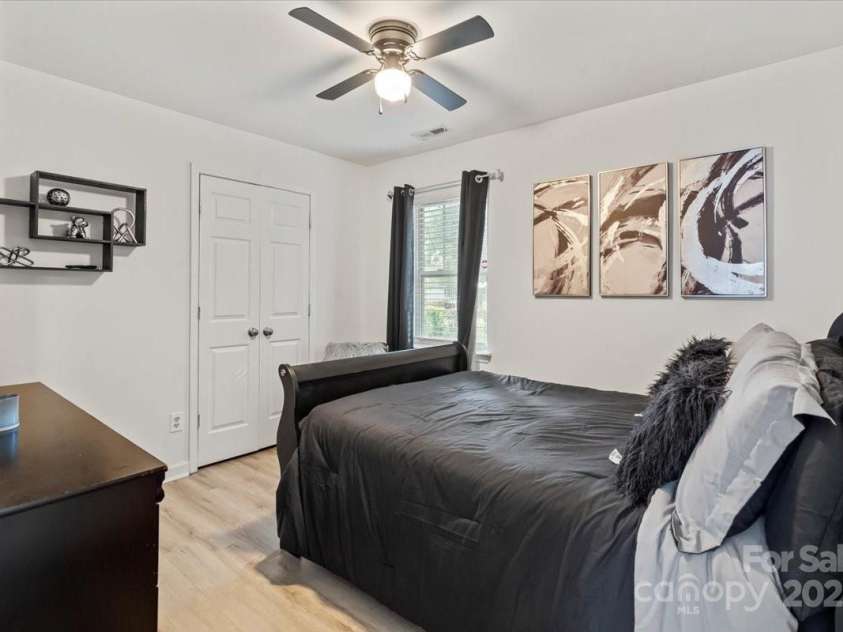 308 Ramona Street, Charlotte, NC 28208.  MLS# CAR4287288, YatesRealty ID 30294. 