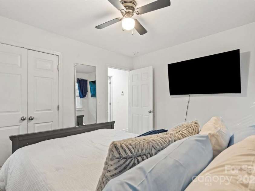 308 Ramona Street, Charlotte, NC 28208.  MLS# CAR4287288, YatesRealty ID 30294. 