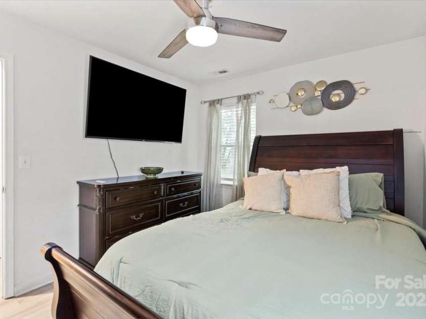 308 Ramona Street, Charlotte, NC 28208.  MLS# CAR4287288, YatesRealty ID 30294. 