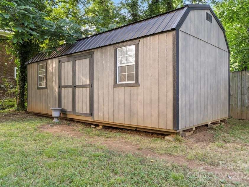 308 Ramona Street, Charlotte, NC 28208.  MLS# CAR4287288, YatesRealty ID 30294. 
