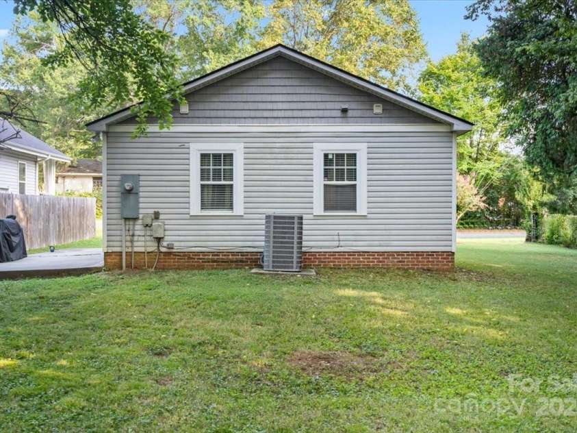 308 Ramona Street, Charlotte, NC 28208.  MLS# CAR4287288, YatesRealty ID 30294. 