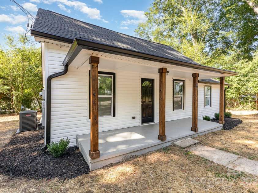 25 Bennett Drive, Kings Mountain, NC 28086.  MLS# CAR4286296, YatesRealty ID 30295. 