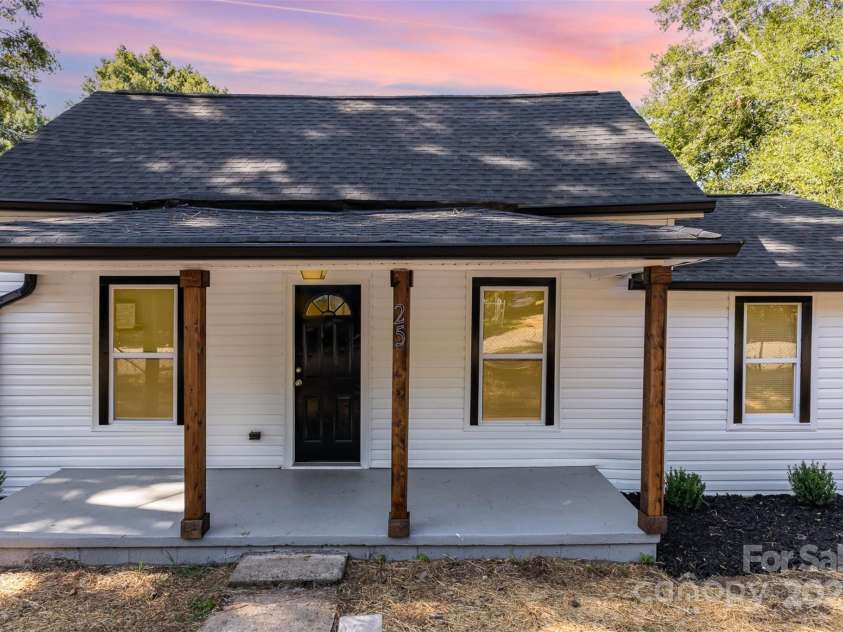 25 Bennett Drive, Kings Mountain, NC 28086.  MLS# CAR4286296, YatesRealty ID 30295. 