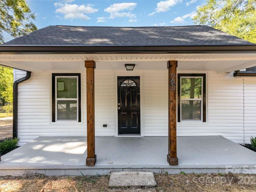 25 Bennett Drive, Kings Mountain, NC 28086.  MLS# CAR4286296, YatesRealty ID 30295. 