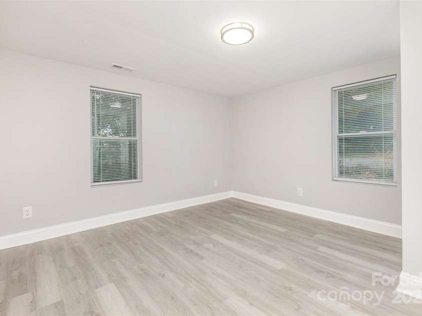 25 Bennett Drive, Kings Mountain, NC 28086.  MLS# CAR4286296, YatesRealty ID 30295. 