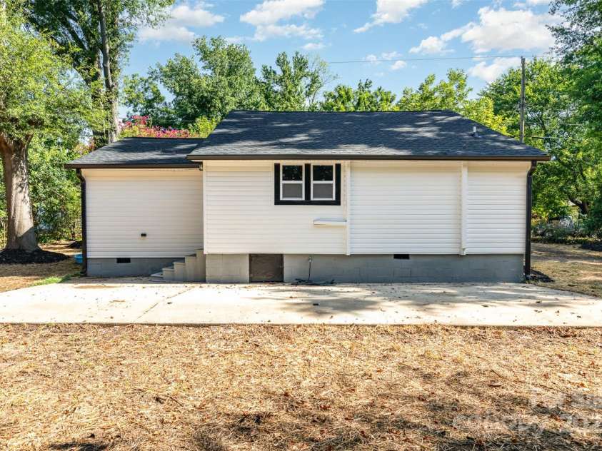 25 Bennett Drive, Kings Mountain, NC 28086.  MLS# CAR4286296, YatesRealty ID 30295. 