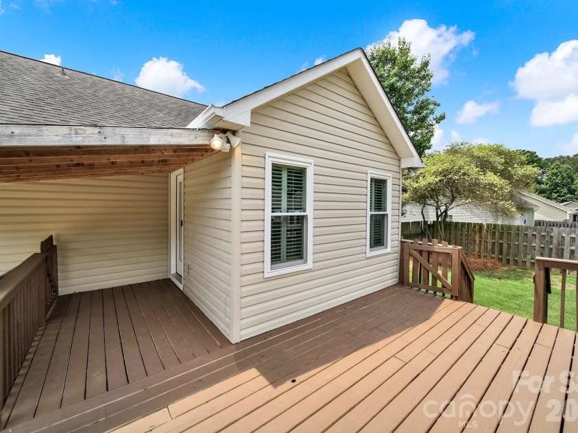 4133 Thomas Sam Drive, Rock Hill, SC 29732.  MLS# CAR4389767, YatesRealty ID 30296. 