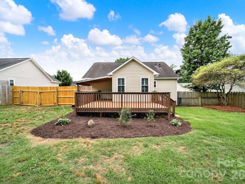4133 Thomas Sam Drive, Rock Hill, SC 29732.  MLS# CAR4389767, YatesRealty ID 30296. 